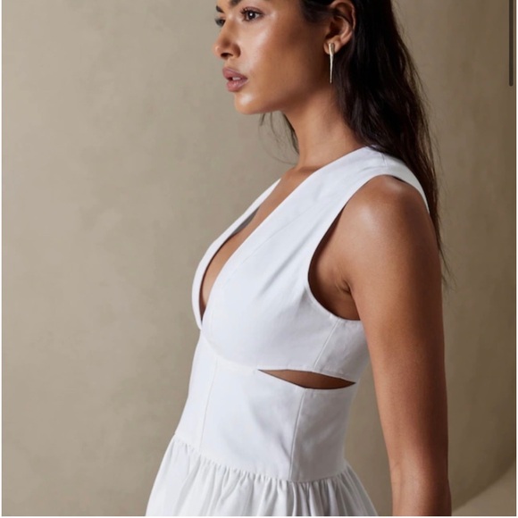 Banana Republic Crisp White Cut Out Mini Dress, Size 2 Excellent Condition - Picture 3 of 6